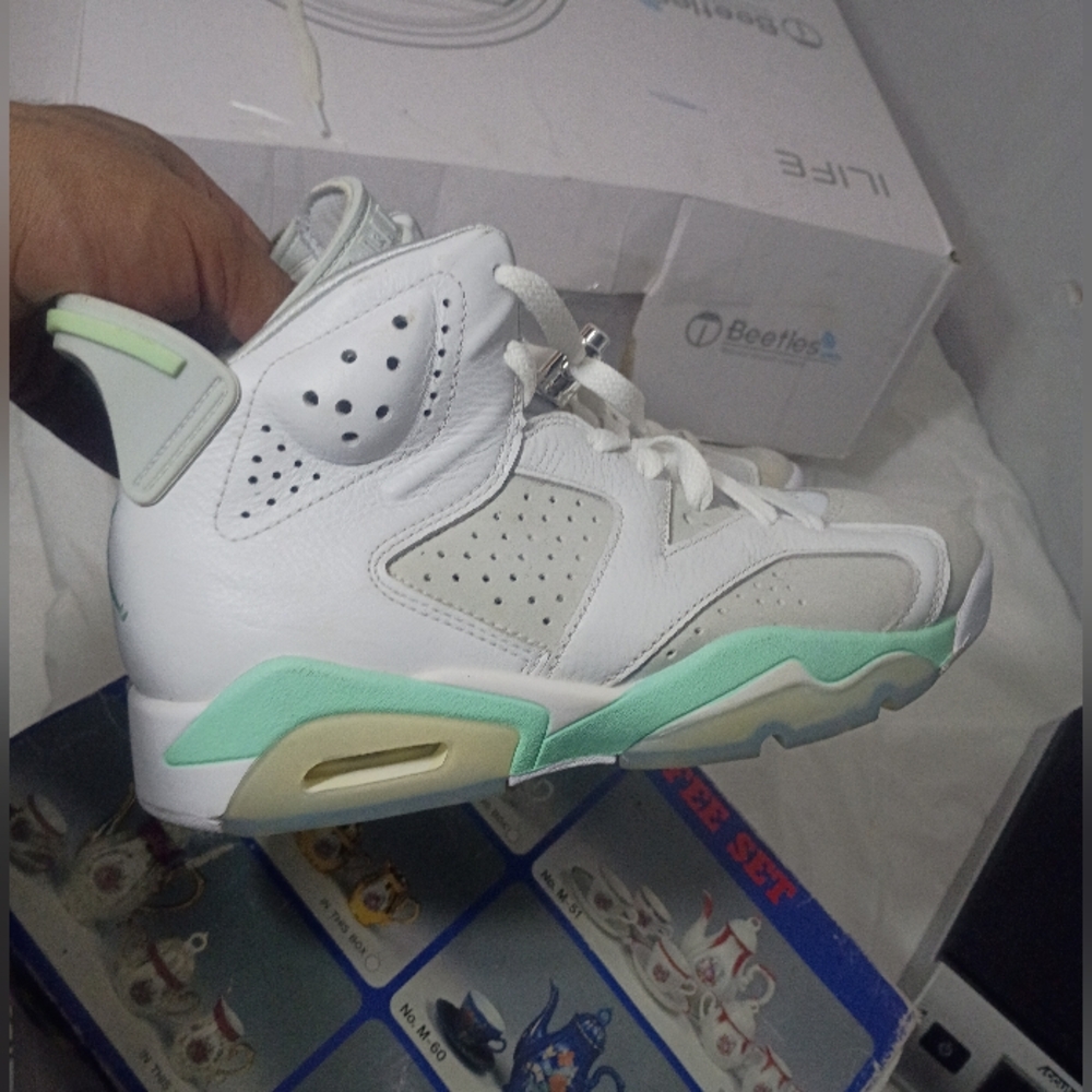 Nike Air Jordan 6 Retro White Mint Foam DQ4914 103 Women's Size 6 Pre Owned